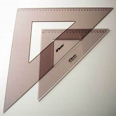 Leniar műanyag háromszög vonalzó 45o / 21 cm